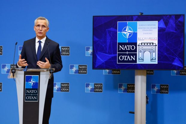 Jens Stoltenberg, la reuniunea NATO de la București: „Mă aștept ca mesajul Aliaților să fie că trebuie să facem mai mult pentru Kiev”