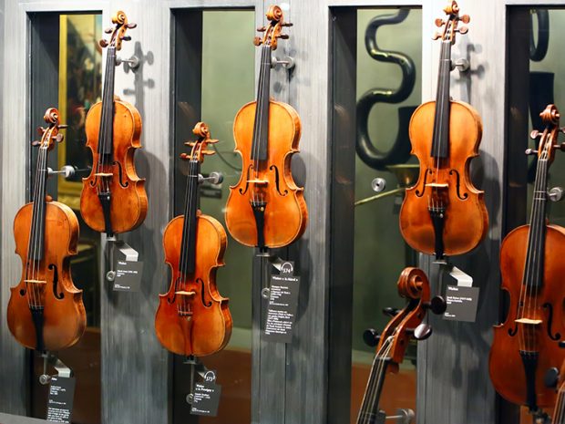 Cele mai scumpe viori din lume: Stradivarius, de 500 de ori greutatea lor în aur