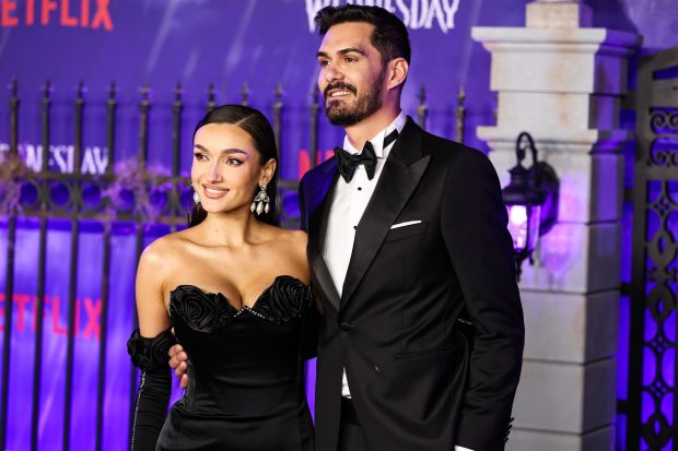 Cât a costat rochia purtată de Viviana Sposub pe covorul roșu în America. Iubita lui George Burcea a purtat creația unui designer român