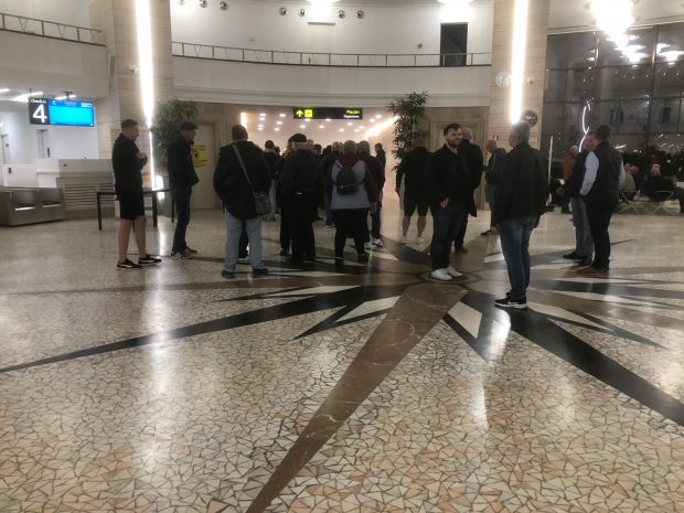 FOTO și VIDEO EXCLUSIV. Terminalul proaspăt renovat de pe Aeroportul Băneasa, inaugurat cu două zboruri ale echipei și fanilor West Ham