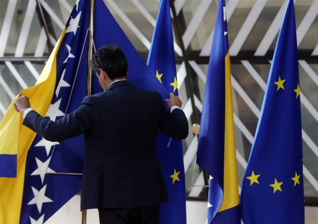 Bosnia și Herțegovina a primit oficial statutul de țară cadidată pentru aderarea la UE