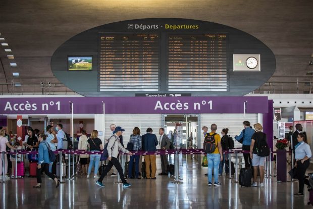 Atenţionare de călătorie pentru Franţa: Zboruri anulate sau întârziate pe două aeroporturi din cauza vremii