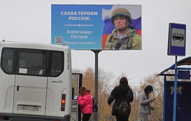 O femeie a fost târâtă afară dintr-un autobuz din Rusia pentru că a criticat războiul. „Du-te în Ucraina, să trăiești acolo” – VIDEO