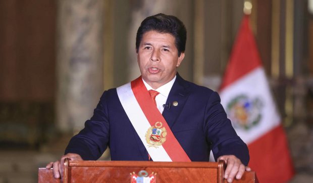 Președintele statului Peru, arestat de Poliția Națională, după ce a încercat o lovitură de stat￼