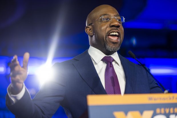 Democraţii câştigă încă un mandat în Senatul SUA odată cu victoria candidatului Raphael Warnock, în Georgia