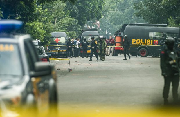 Atac sinucigaş comis într-o secţie de poliţie din Indonezia, în urma căruia cel puțin o persoană a murit și alte zece au fost rănite