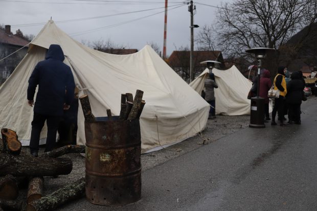 Kosovo solicită intervenția NATO după violențele din weekend cauzate de tensiunile etnice în creștere