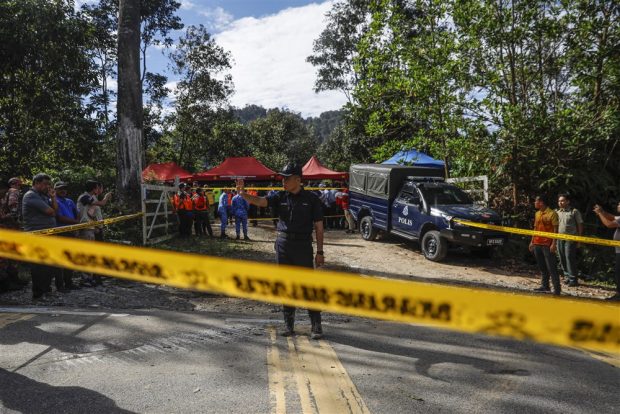 Alunecare de teren într-un camping din Malaysia. Mai multe persoane au murit