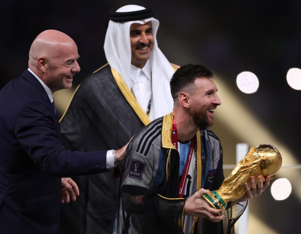 Ce a purtat Messi la ceremonia de primire a trofeului de la Cupa Mondială din Qatar. „Nu poți să faci poza istoriei în fantomă”