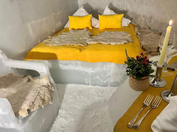 Hotelul de Gheaţă de la Bâlea Lac se deschide joi pentru vizitatori şi turişti