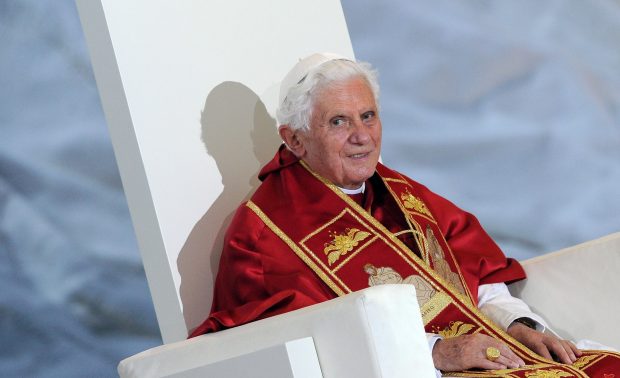 Cum se simte Benedict al XVI-lea. Vaticanul a oferit noi detalii despre starea de sănătate a fostului papă