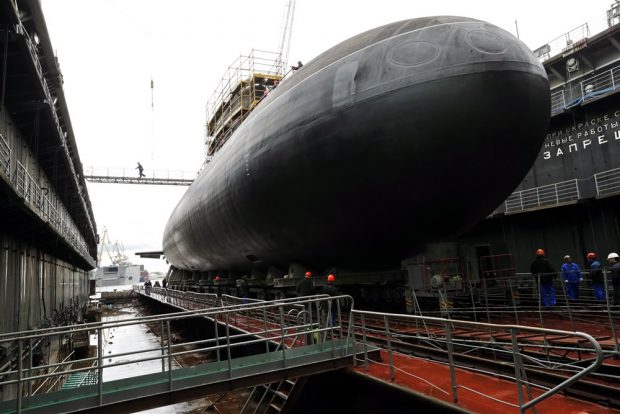 Șeful unui important șantier naval rusesc, care construiește submarine capabile să lanseze rachete de croazieră Kalibr, a murit subit