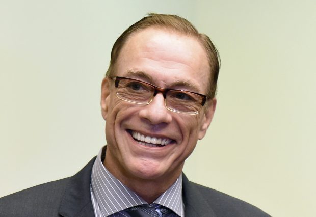 Jean-Claude Van Damme, în vizită în Ucraina. Mesajul actorului, transmis din mijlocul militarilor