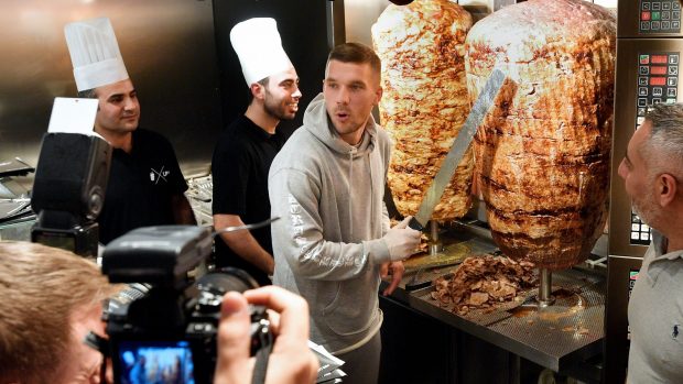 Kebabul a bătut cârnatul în topul preferințelor culinare ale germanilor, arată un sondaj al unui institut de cercetare