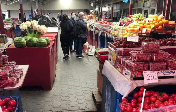 ANPC le recomandă românilor „o atenţie deosebită” înainte să cumpere produse la promoție înaintea Crăciunului