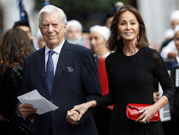 Scriitorul Mario Vargas Llosa s-a despărțit „definitiv” de Isabel Preysler, mama lui Enrique Iglesias