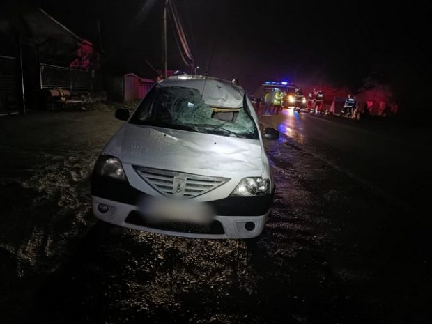 Un pieton a murit și altul a fost grav rănit, după ce au fost loviți de o mașină pe DN2, la Drăguşeni