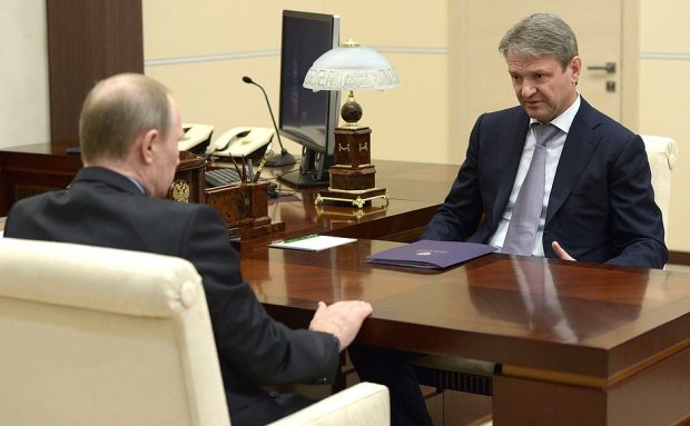 Un fost ministru rus al agriculturii, acuzat că și-a însușit 162.000 de hectare de teren agricol din regiunile ucrainene ocupate: „Au venit cu bărbați înarmați”