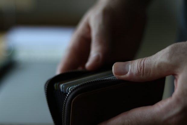 Angajatorii se pregătesc pentru transparentizarea pieței salariilor: tot mai multe anunțuri de job, cu salariul afișat