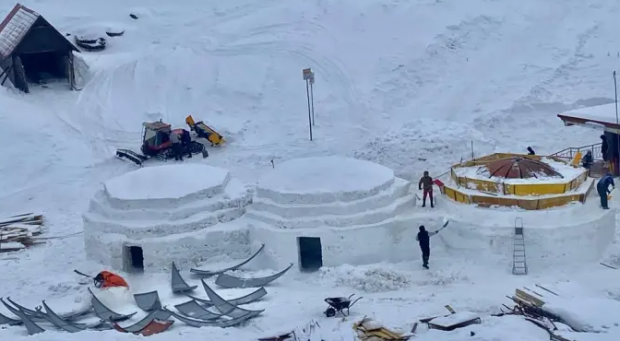 Hotelul de Gheaţă de la Bâlea Lac are patru igluuri construite. Când sunt așteptați primii vizitatori