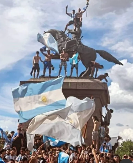 Sărbătoarea fabuloasă din Argentina, după câștigarea Cupei Mondiale. Petrecerea a durat până spre dimineață