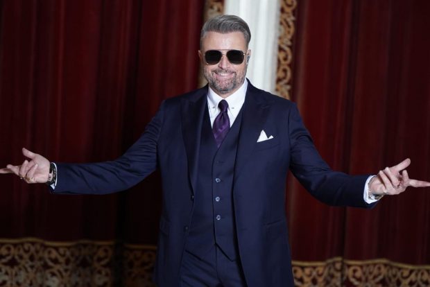 Cătălin Botezatu și-a cumpărat mașină cu interiorul roz: „Este navă spațială. E foarte frumoasă și foarte scumpă”