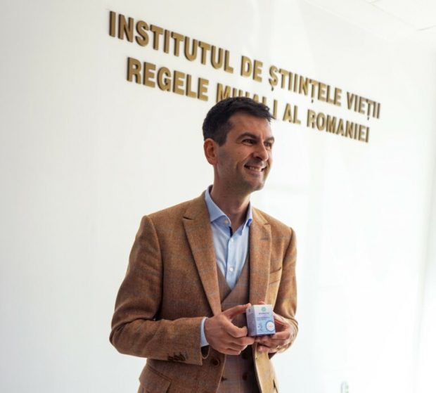 Cercetători clujeni de la USAMV, premiați de Academia Română. Nanoparticule, integrate în ambalaje anti-microbiene