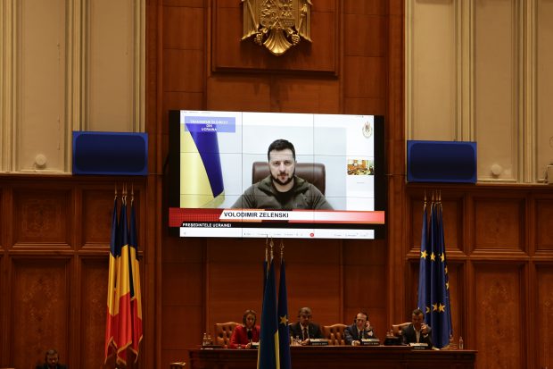 Noua lege a minorităților naționale din Ucraina, o dezamăgire pentru comunitatea românească. Problema educației în limba maternă, nerezolvată