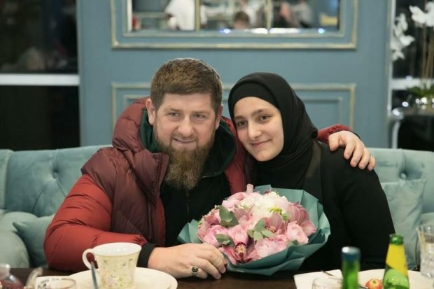 UE a introdus al 9-lea pachet de sancțiuni împotriva Rusiei. Fiica cea mare a lui Ramzan Kadîrov, 20 de deputați și 10 judecători, pe listă