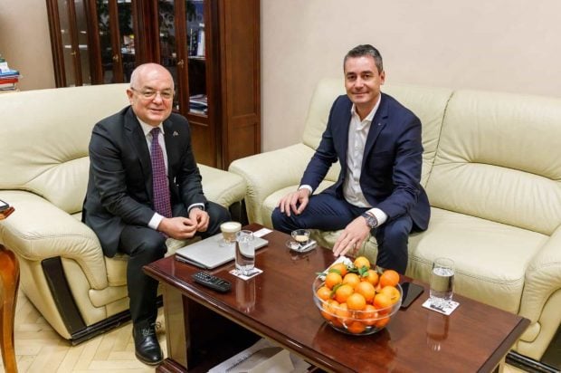 Clujeanul care a plătit 9.000 de lei să discute 15 minute cu primarul Emil Boc
