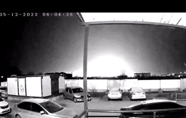 Explozii pe două aerodromuri militare rusești, unul dintre ele atacat cu drone. Sunt trei morți și două bombardiere Tupolev avariate