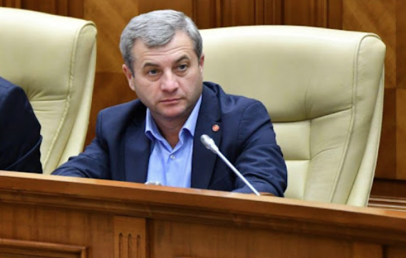 Cine sunt proprietarii oficiali ai posturilor de televiziune a căror licență a fost suspendată în Republica Moldova