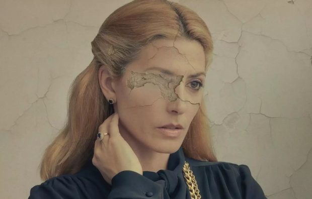 „God’s Crooked Lines” – despre ce e vorba în producția spaniolă plasată în topul celor mai vizionate filme de pe Netflix