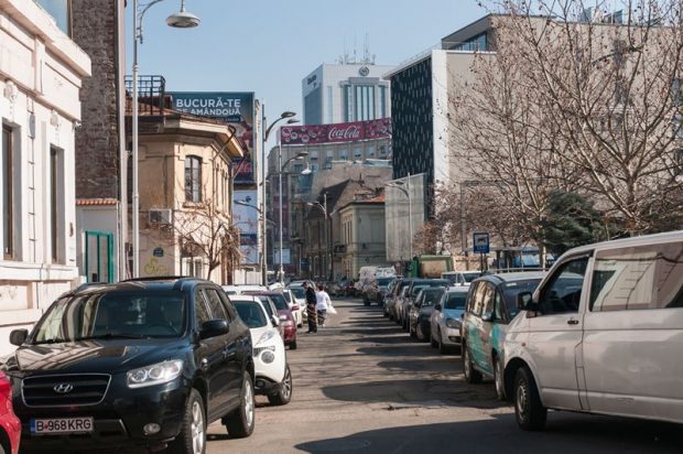 Noile reguli de parcare în București. Tarif unic pe oră, abonament zilnic sau lunar