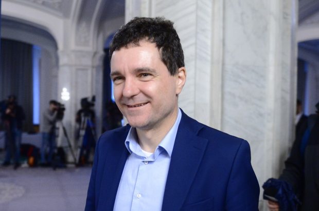 SURSE: Planul PNL București pentru Nicușor Dan, după ce premierul Ciucă a spus că „în funcție de realizări, vom decide dacă îl mai sprijinim”