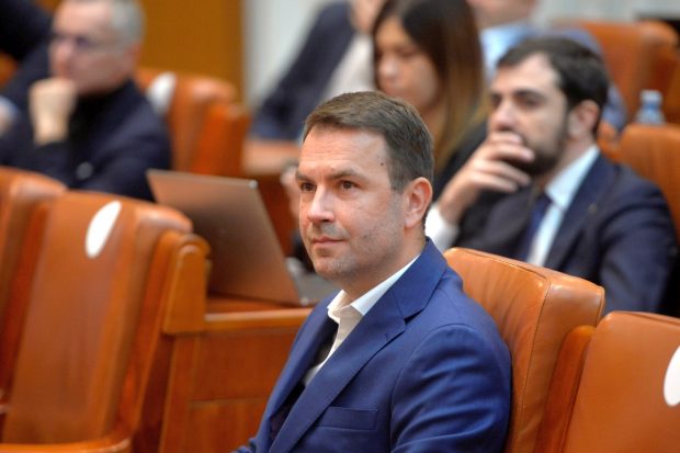 Cătălin Drulă cere demiterea lui Petre Daea: „Bufonul de la Agricultură, Nea Petrică, nu a fost în stare să negocieze cu Comisia Europeană”