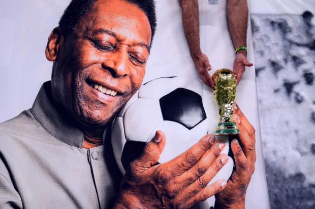 Pele a murit. Legenda braziliană a fotbalului avea 82 de ani
