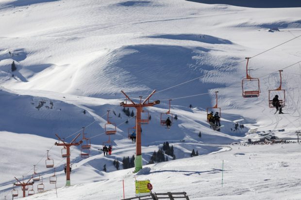 Prețuri ca-n stațiuni din Alpi. O zi la schi în Sinaia, mai scumpă cu 35% față de anul trecut. Primar: „O creștere rezonabilă”