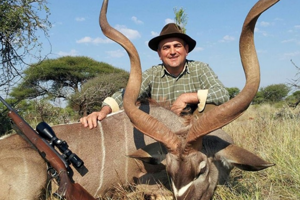 „Fierăstrăul Codrilor”. Trimis în judecată pentru corupție, votat cetățean de onoare de consilieri PSD și PNL