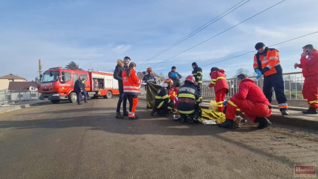 Adolescentă de 14 ani, ucisă cu 25 de lovituri de cuțit, la Trușești, în Botoșani. Suspectul a fost reținut de poliție
