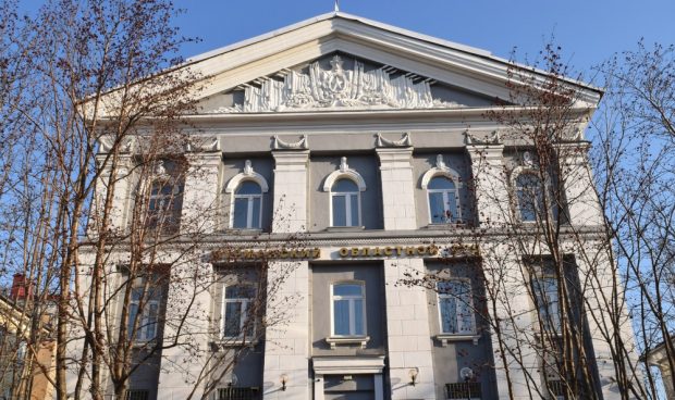 O instanța rusă a decis că un bărbat din Murmansk trebuie să trimită bani armatei ucrainene. Cum a fost posibil