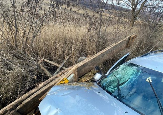 6 victime după un accident între o mașină și o căruță, în Bacău