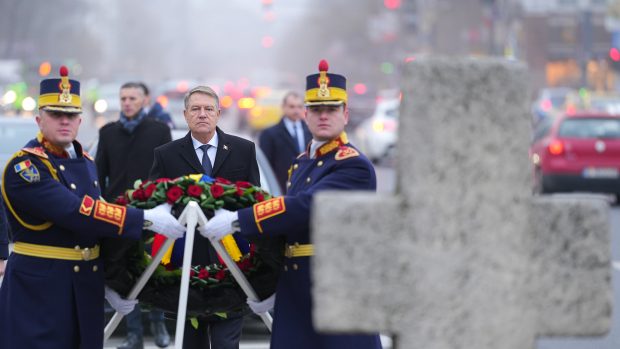 Klaus Iohannis: „Faptul că nici până acum Justiția nu a identificat și sancționat vinovații pentru crimele comise în timpul Revoluției nu face decât să întrețină sentimente de durere și frustrare”