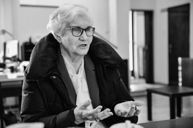 INTERVIU Când era copil, a supraviețuit experimentelor doctorului Mengele. Femeia căreia Papa Francisc i-a sărutat numărul tatuat la Auschwitz a venit în România