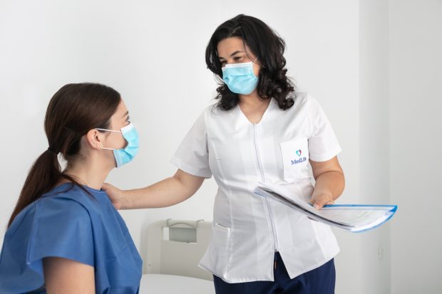 MedLife prezintă Raportul de sustenabilitate „Grijă pentru viitor“, inițiativele companiei din 2021: de la proiecte de cercetare și inovație medicală susținute de medici români de excepție, la implicarea în comunitate și acțiuni pentru protejarea mediului