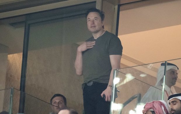 Musk a lansat un sodanj în care își întreabă urmăritorii dacă ar trebui să demisioneze din funcția de șef al Twitter