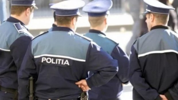 Doi șefi de poliție s-au luat la bătaie pe treptele Poliţiei Rutiere Olt