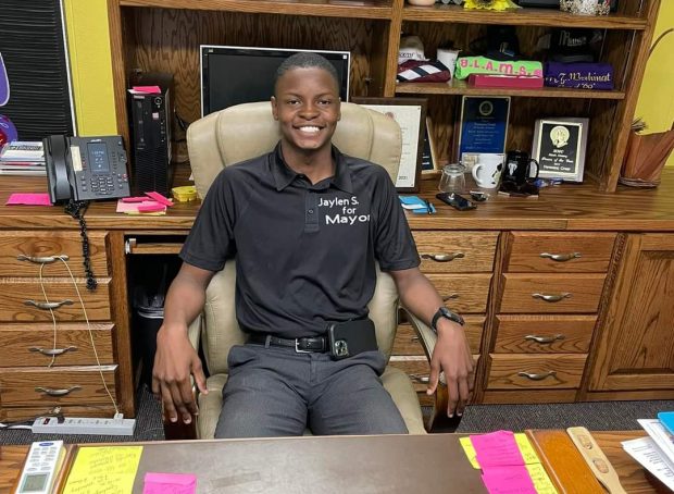 Un tânăr de 18 ani din statul Arkansas, ales cel mai tânăr primar de culoare din Statele Unite ale Americii