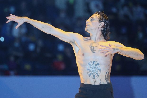 Un teatru din Italia a anulat spectacolele unui balerin rus care are tatuaje cu Putin pe piept