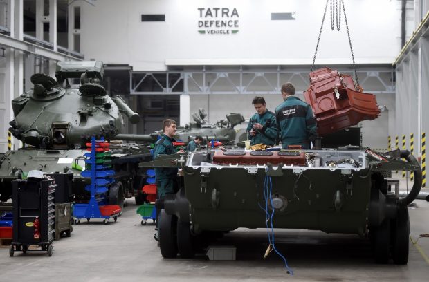 Muncitorii ucraineni ar putea deveni o soluție pentru industria de armament din Cehia, anunță guvernul de la Praga